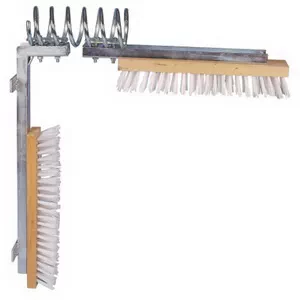 Механическая Г-образная щетка-чесалка TEXAS для коров